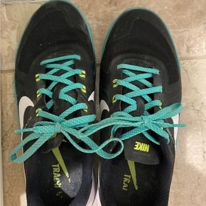 Nike Womens Flywire Sneakers
